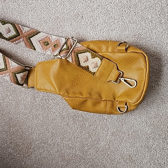 Camel brown small crossbody sling bag with adjustable strap - Picture 9 of 9